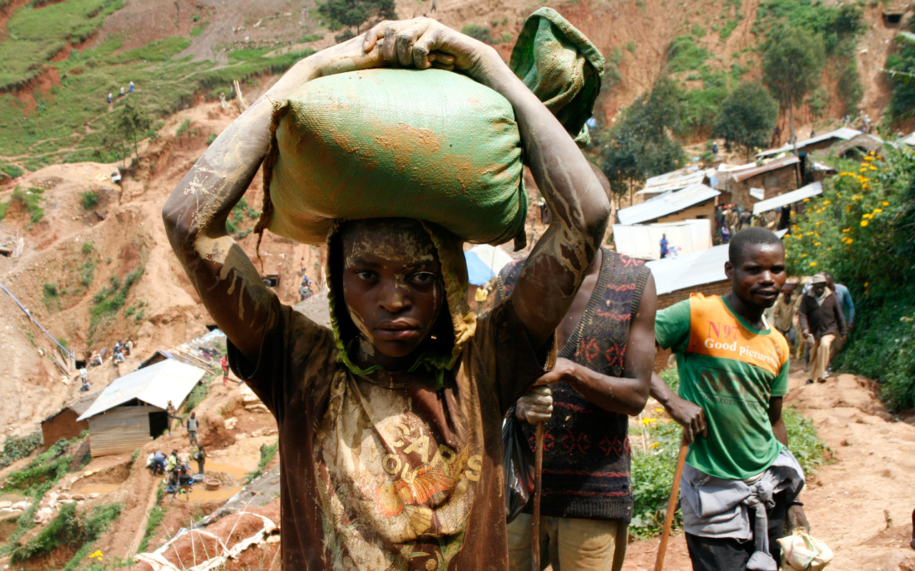 [Grand Format] Sur La Piste Des Minerais Du Sang Du Congo